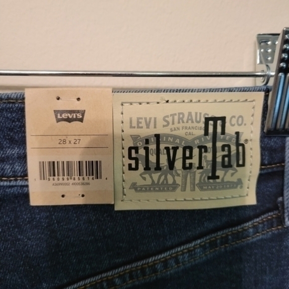 Levi's Silver Tab High Waisted Mom Jeans - Picture 4 of 5